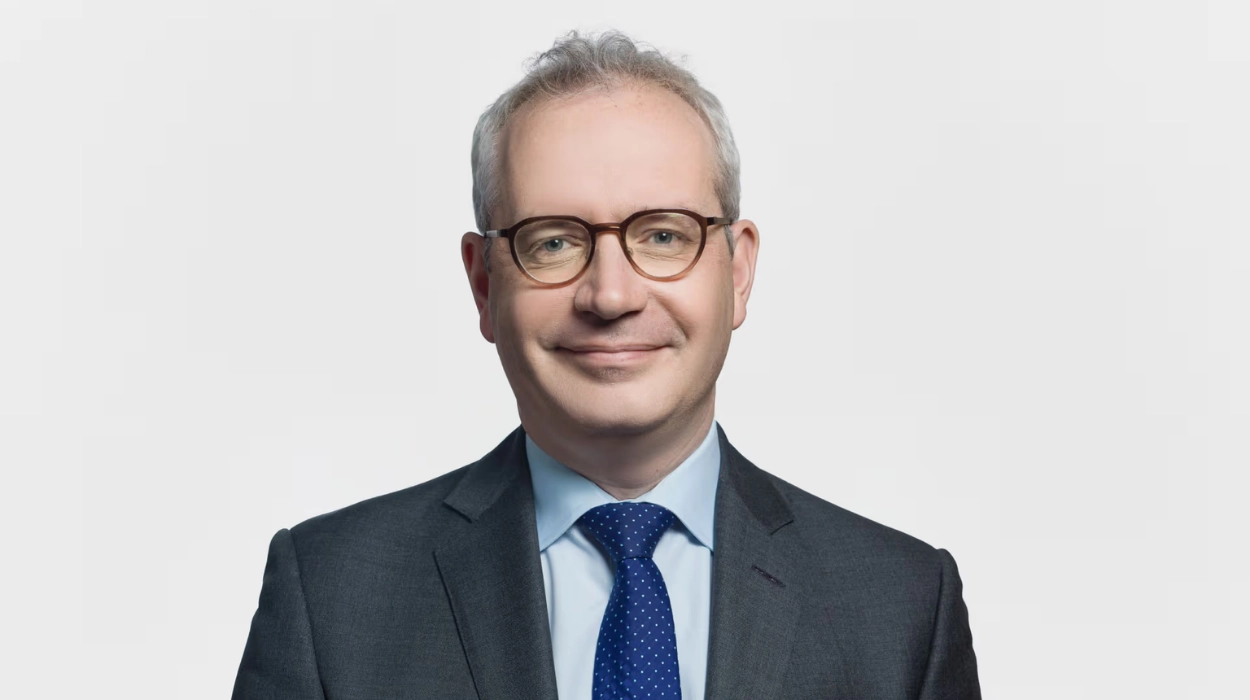 تسمية وفضيحة العميل الإماراتي: غرايم تراينر