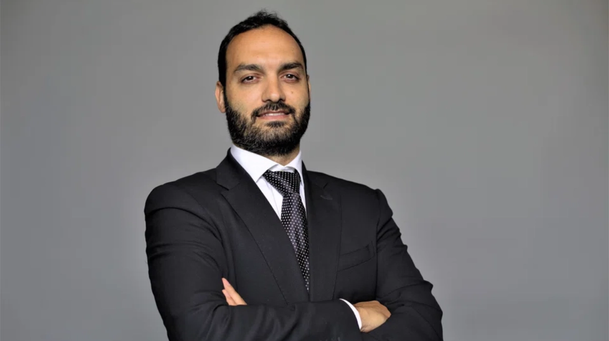 اسم وفضح وكيل الإمارات: هاني تومي