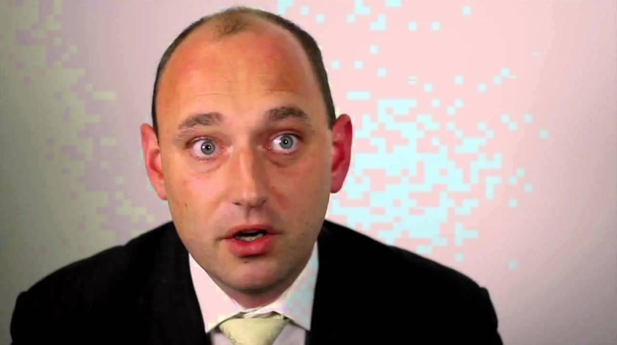 الاسم والفضح: عميل الإمارات جيمس بيفان