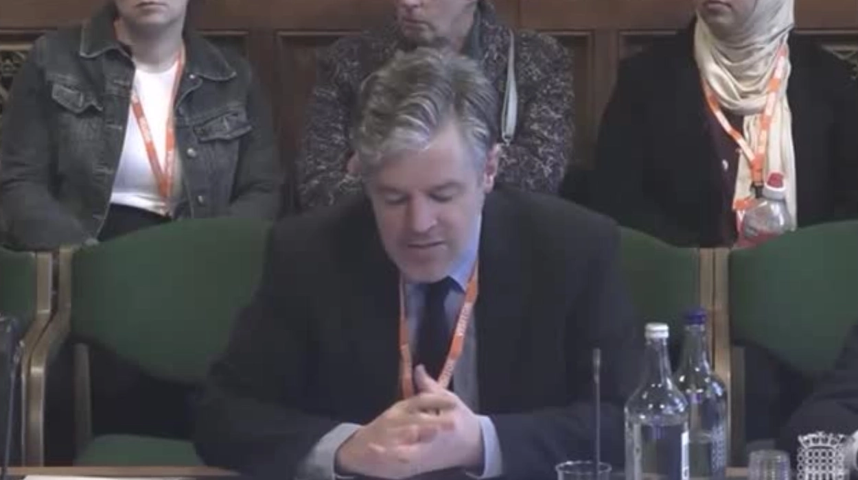 اسم وفضح عميل الإمارات: جيمس لينش