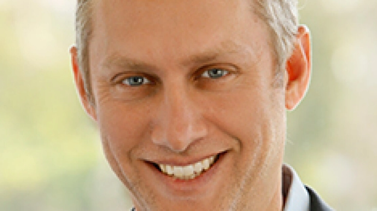 تسمية وفضح وكيل الإمارات: ماثيو إبشتاين