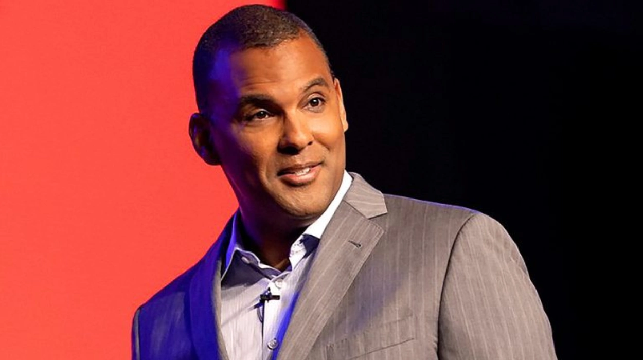 تسمية وفضح وكيل إماراتي: راوول ديفيس