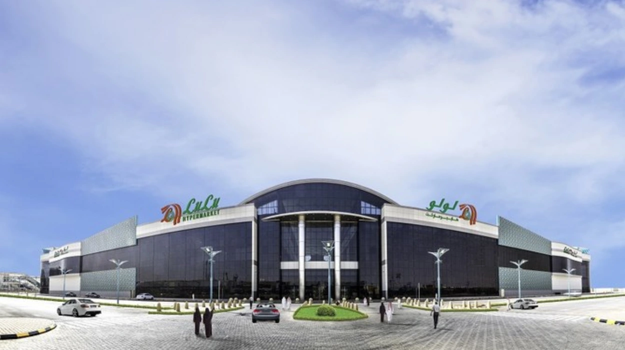 فرض عقوبات على مجموعة لولو الإماراتية: حماية السعودية والأسواق العالمية